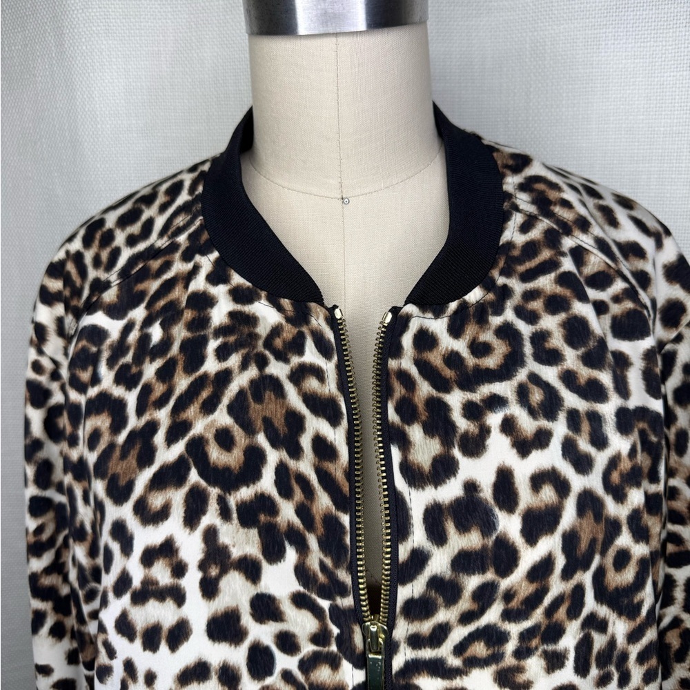 Susan Graver Leopard Print Bomber Jacket Size L Zip Animal Print Chic - Picture 3 of 8